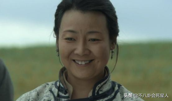 胡杨女人主题曲，胡杨女人主题曲是什么（演农村妇女出神入化的演员）