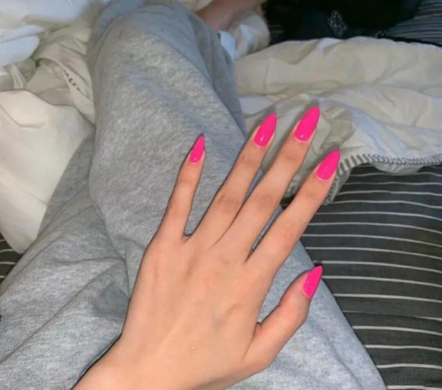 芭比美甲步骤，芭比美甲怎么卸掉（美甲♥芭比粉美甲）