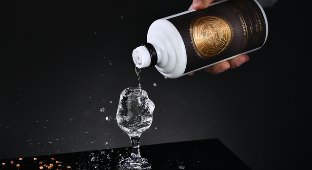 顶香是什么意思，和尚顶香是什么意思（酱香型白酒中的头香、主体香和尾香是什么）