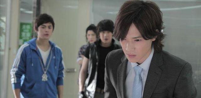 铠甲勇士拿瓦大电影，铠甲勇士拿瓦大电影演员表（《铠甲勇士拿瓦》登陆某站）