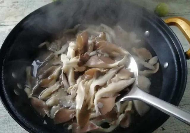 什么常见的蔬菜和水果含硒多，什么蔬菜,水果含硒比较多（建议中老年：宁可少吃肉）