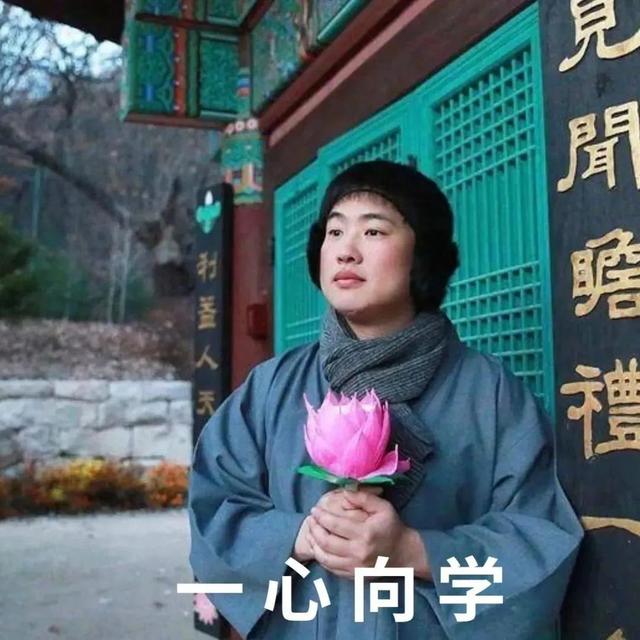 一起去看海⁸陪她去看海网名，一起去看海⁸陪她去看海微信昵称（背景图‖借着夏天来临的名字）