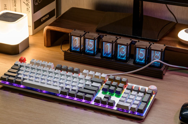 如何让键盘亮起来，怎么让电脑键盘亮（机械键盘可以用但灯不亮）