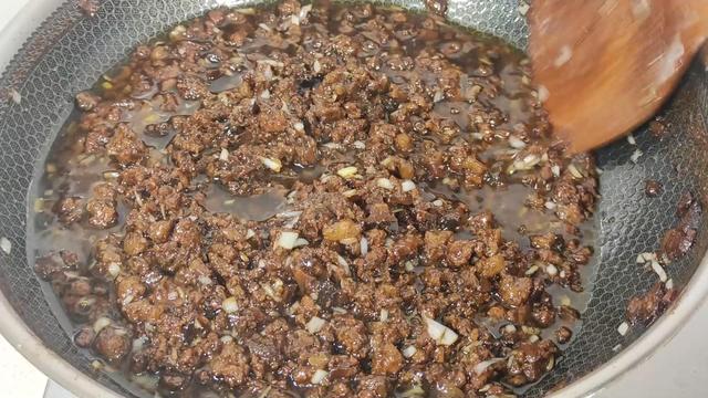 豆酱的做法，鸡蛋黄豆酱的做法（日销700份的炸酱秘方）