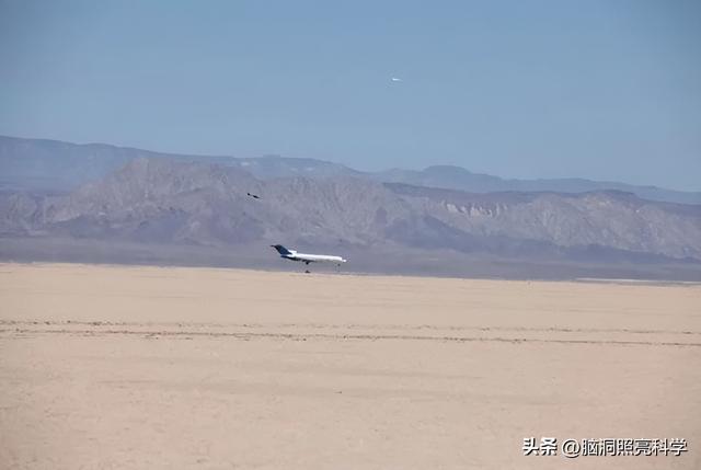 飞机坐哪个位置比较好，飞机值机选座怎么选（哪个座位安全可以保命）