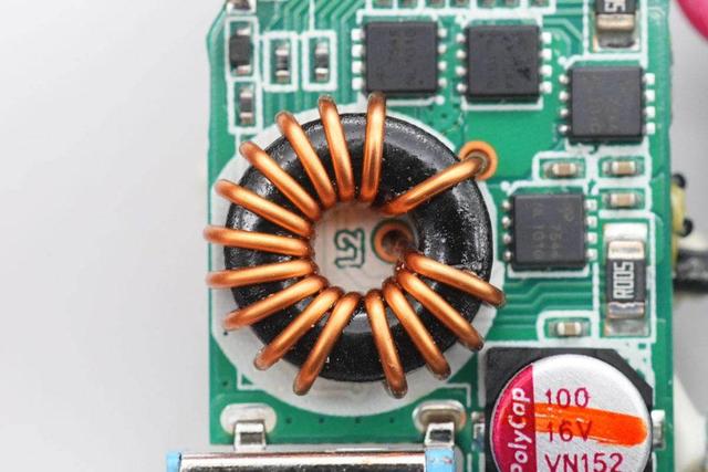 如何检测移动电源的容量，怎么测量移动电源电池容量（兼具小体积与10000mAh大容量）