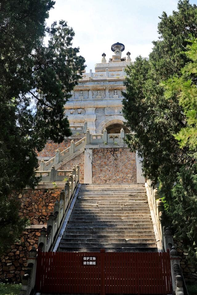 香山碧云寺金刚宝座塔图片