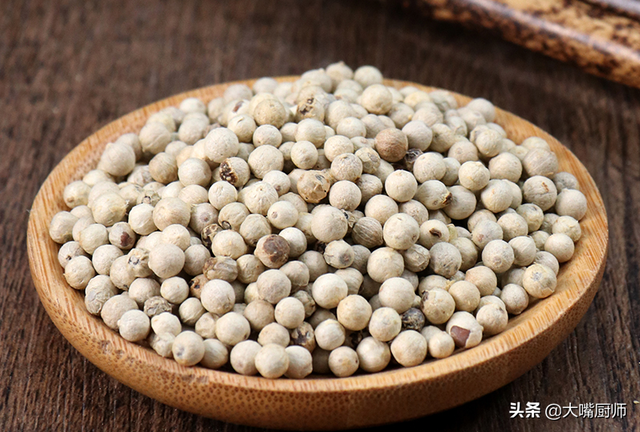 烩羊肉的家常做法，红烩羊肉的最正宗做法（只放4种料就够了）