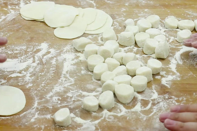 饺子要煮几分钟，饺子开锅煮几分钟（比韭菜和白菜都鲜）