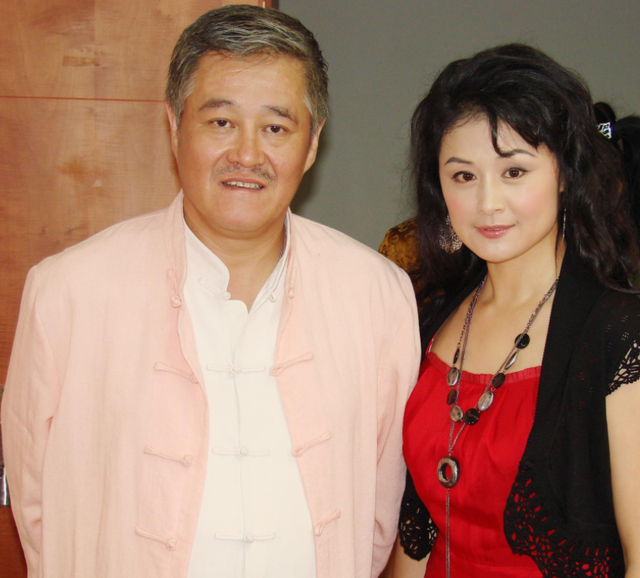 鲍莉和鲍蕾是什么关系，鲍莉和鲍蕾（腾格尔玲花关系不一般）