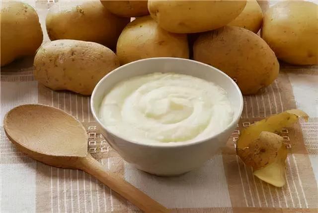 米糊怎么冲，冲米粉是先放水还是先放米粉（米糊该用水冲？还是用奶冲）