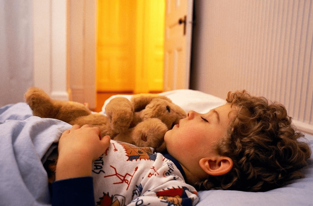 小儿夜间咳嗽原因，小儿夜咳嗽是什么原因（孩子白天不咳晚上咳）