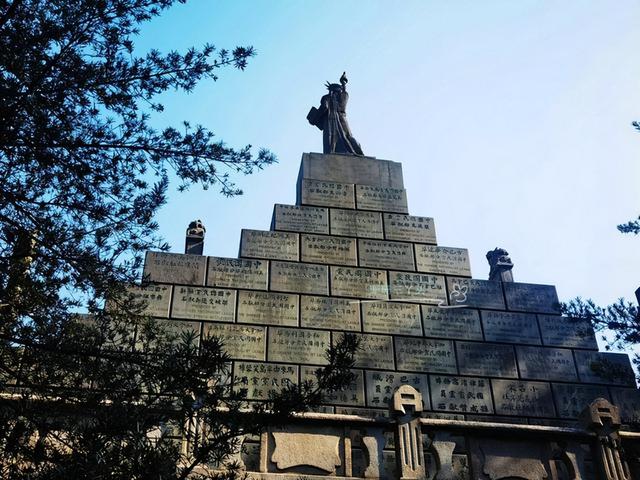 自由女神像在哪个城市，自由女神在哪个城市（广州这里是“羊城八景”之一）