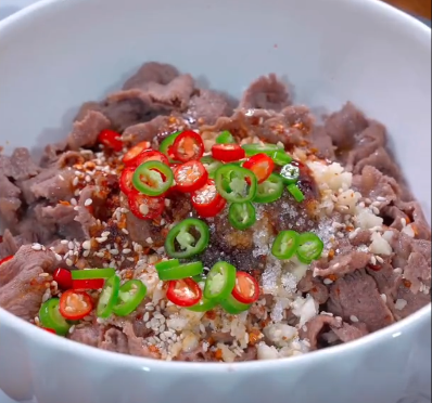 牛肉饺子馅配什么蔬菜好吃，牛肉饺子馅配什么蔬菜（香菜牛肉——一道简单易学的凉拌菜）