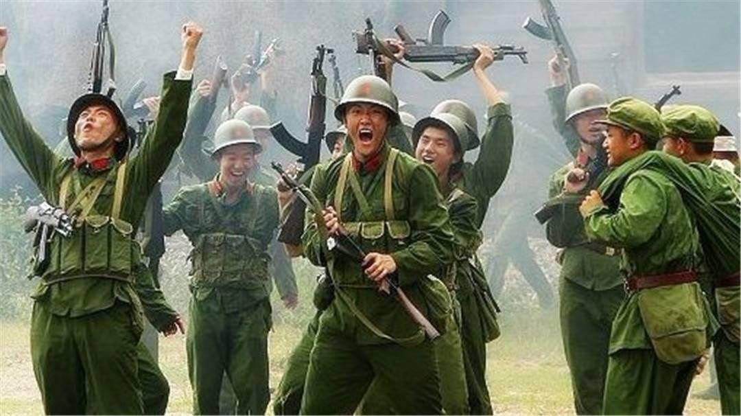 现役军人24小时时刻待命,退伍军人有召必回,军舰,航母立刻进入目标