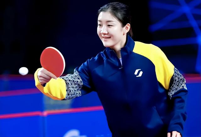 先说说队服的事情,此次全锦赛,青岛大嫚陈梦率领山东队征战赛场.