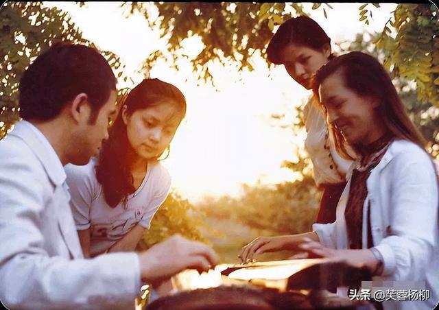 87版红楼梦演员表，87版红楼梦所有演员图（87《红楼梦》四位美女演员）