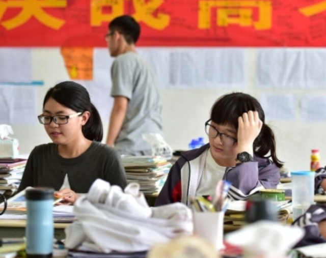 私立学校和公立学校哪个好，幼儿园公立学校和私立学校哪个好（公立和私立学校的差别有多大）