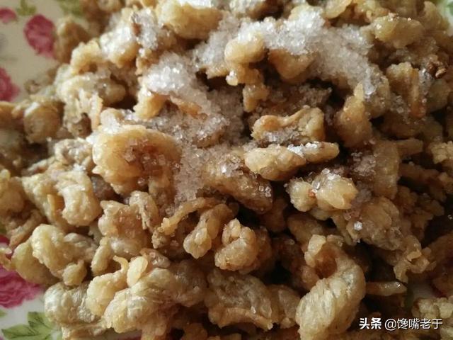 脆哨（脆哨怎么吃），到底哪里的猪油渣最好吃（问一下脆哨怎么做）