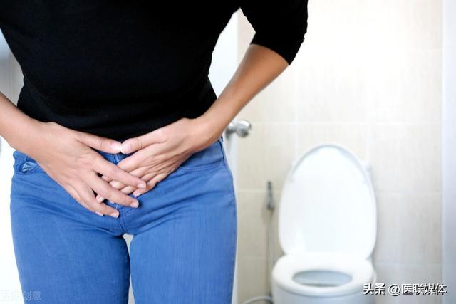 水煮鸡蛋要煮多久，鸡蛋煮多长时间最合适（开水冲鸡蛋比水煮蛋）