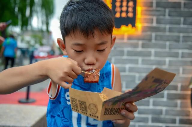 厦门宽厚里步行街的著名小吃，种草好久的厦门宽厚里美食店