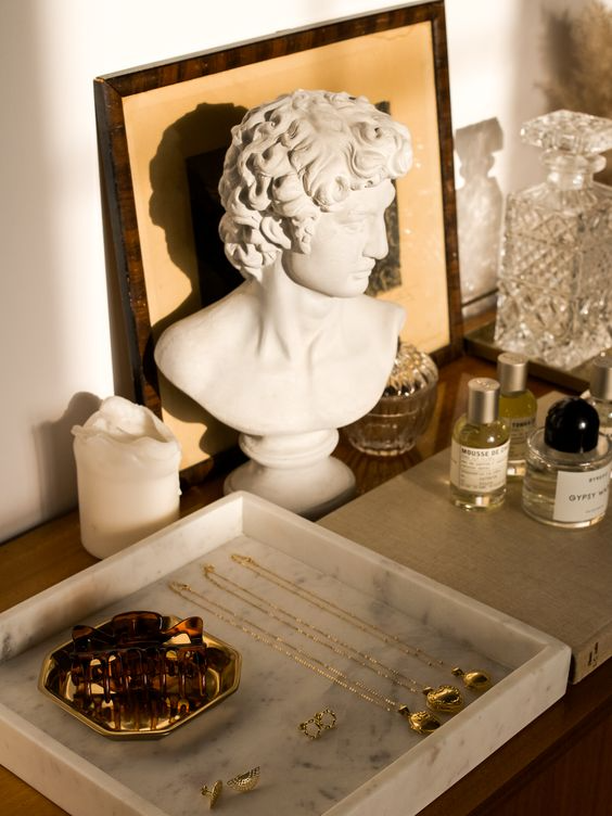 新古典主义家具，西方古典家具（2022五大流行家居趋势）