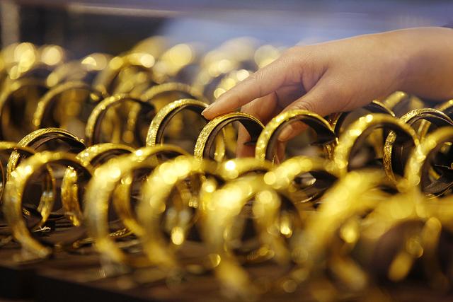 小雏菊香水真假辨别，香水扫码扫不出来是什么原因（刚被基金收割完的年轻人）