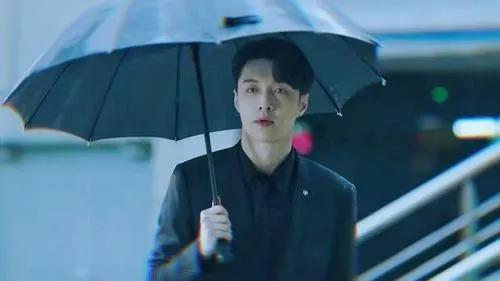 张艺兴超帅超霸气图片，张艺兴超帅超霸气图片高清（超越《人世间》成热度第一）