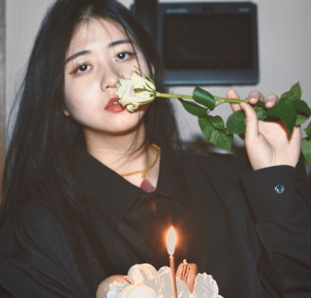 仲小萍比火风大几岁，火风老婆仲小萍个人简介（歌手火风母亲感染新冠去世）