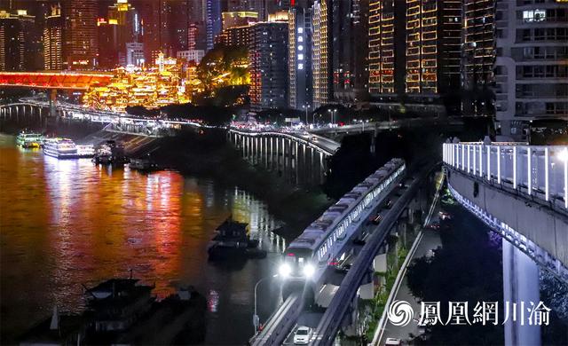 轻轨2号线全线站点线路图，新风貌丨打卡重庆轨道交通“最美车站”②单轨2号线