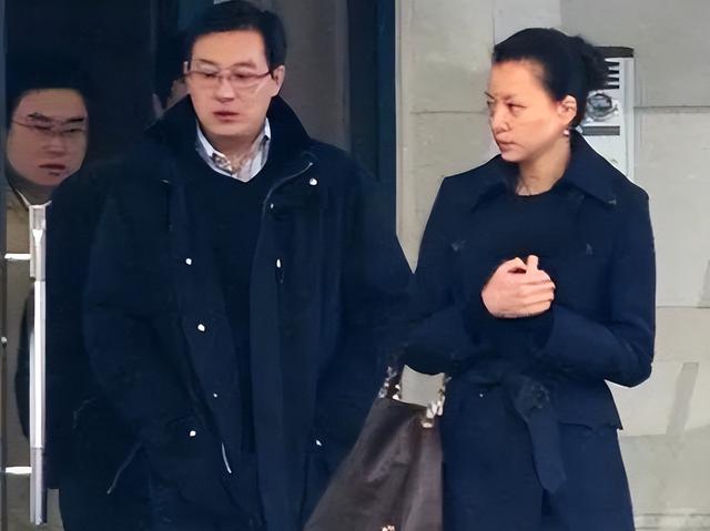 董卿老公最近出什么事了 董卿的老公是谁，干什么的拼音（董卿丈夫密春雷被强制执行7亿）