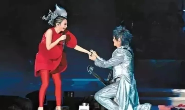 阿沁和飞儿结婚了没有，曾“红极一时”的5个组合