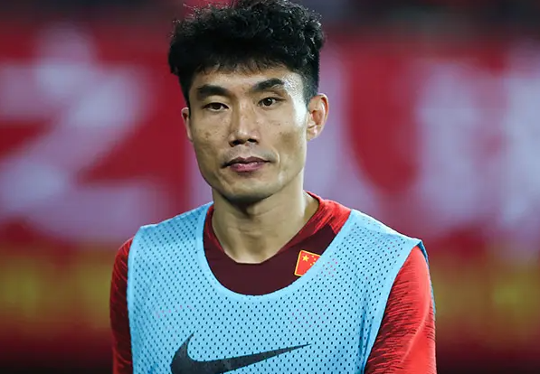 曹云金打岳云鹏，岳云鹏和曹云金打起来的原因（嘲讽男足被要求道歉）