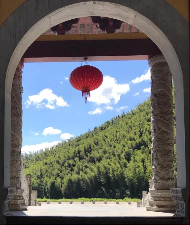 江西十大适合中老年人旅游的地方是什么，江西适合老年人去的旅游景点（拥有世界唯一的富硒温泉）