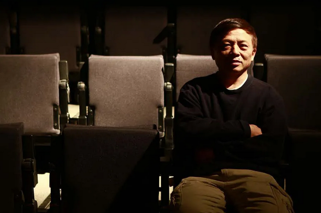 男人偷偷亲你是什意思，男的偷偷亲你（68岁老戏骨被告骚扰女性）