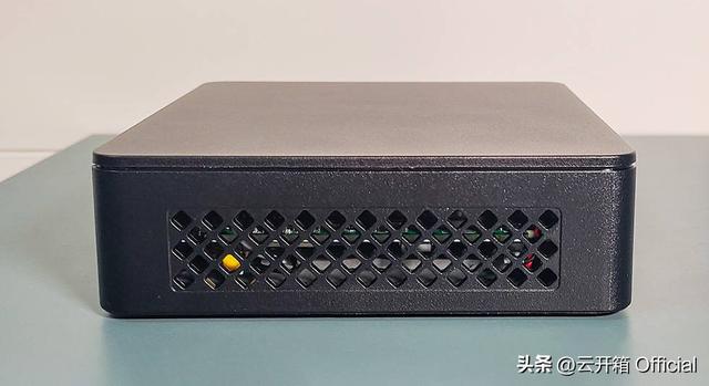 合金弹头峡谷战，合金弹头通关图片（仅约一瓶饮料容积的千元级迷你主机）