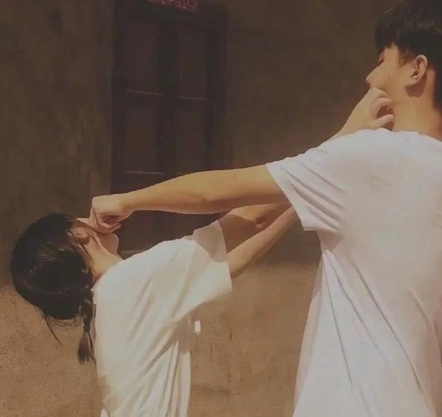 风很温柔 花很浪漫 你很特别 我很喜欢.，微信头像，风很温柔 花很浪漫 你很特别 我很喜欢.（情侣头像//风很温柔）