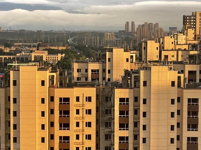 顶楼复式为什么难出手，住过复式房子的感受（红极一时的顶层复式房）