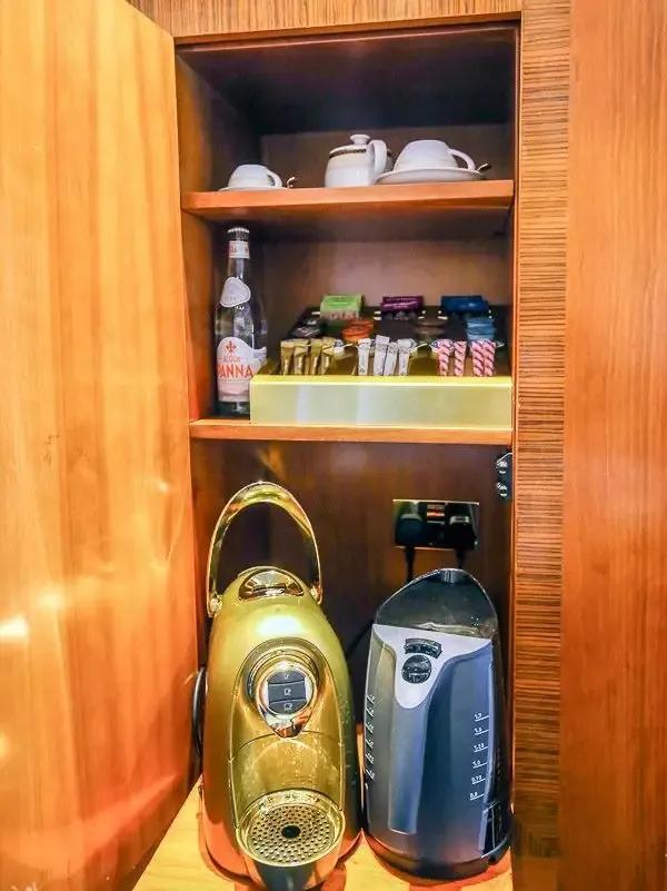 迪拜帆船酒店简介，迪拜帆船酒店介绍（80张高清图带你走进迪拜七星级帆船酒店）