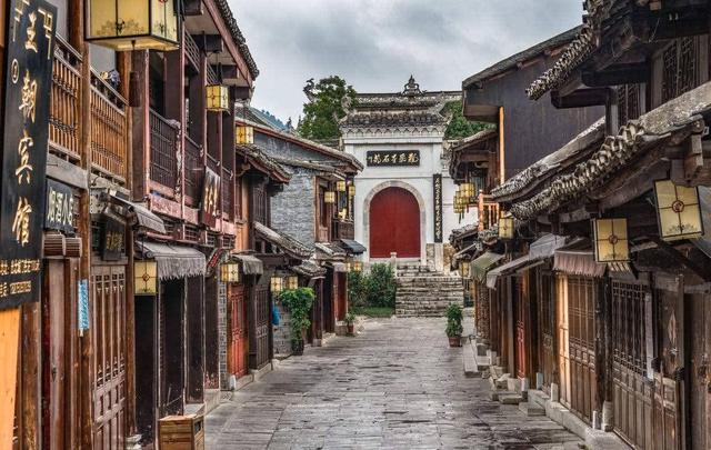 贵阳旅游景点大全，贵阳旅游景点大全必去处地图（贵州贵阳不可错过的七大景点）