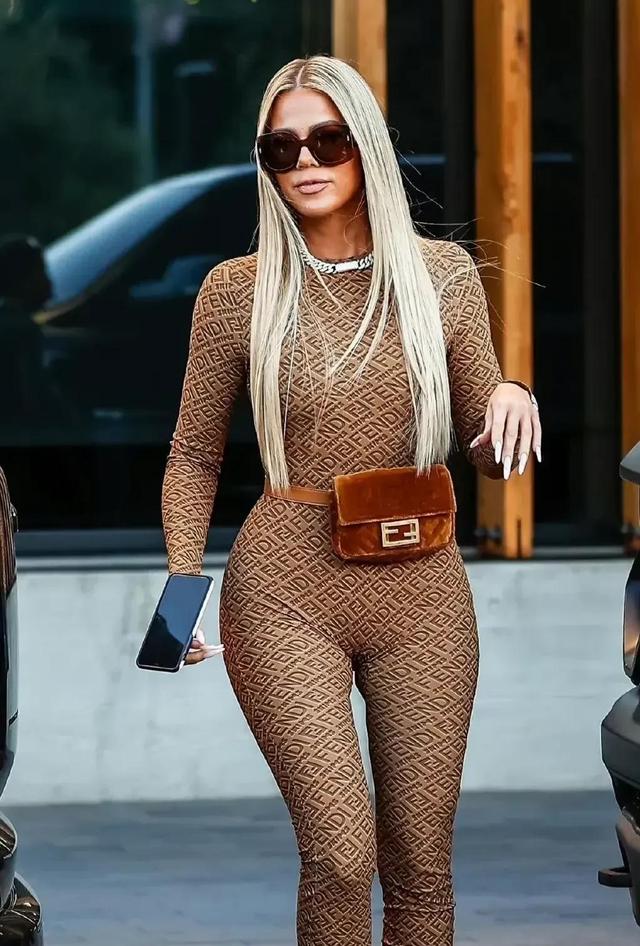 欧美闺蜜头像。微信，欧美闺蜜头像。（欧美女星科勒卡戴珊）