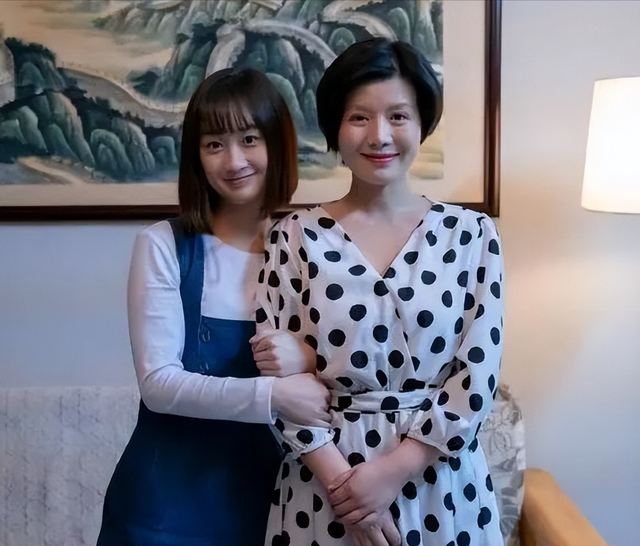 徐佳现实中的老婆，演员徐佳老婆现实中是谁（演员程愫：22岁嫁傅程鹏）