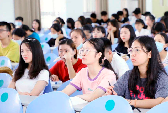 口腔医学就业前景，口腔医学就业前景怎样（大学中“很辛苦”的专业）