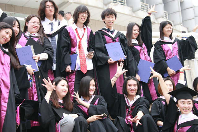 为什么一定要上大学，为什么一定要上大学作文格言（为何父母坚持让报“省内大学”）