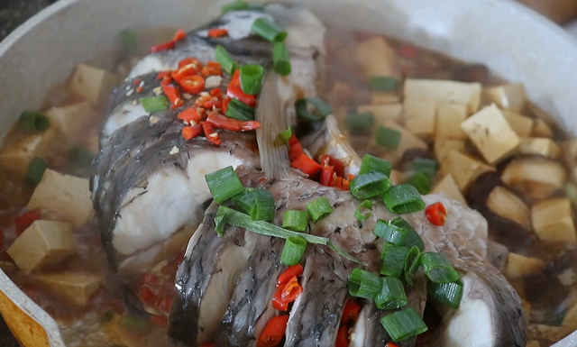 草鱼怎么做好吃，家常大草鱼怎么做好吃又简单（爱吃草鱼要收藏了）