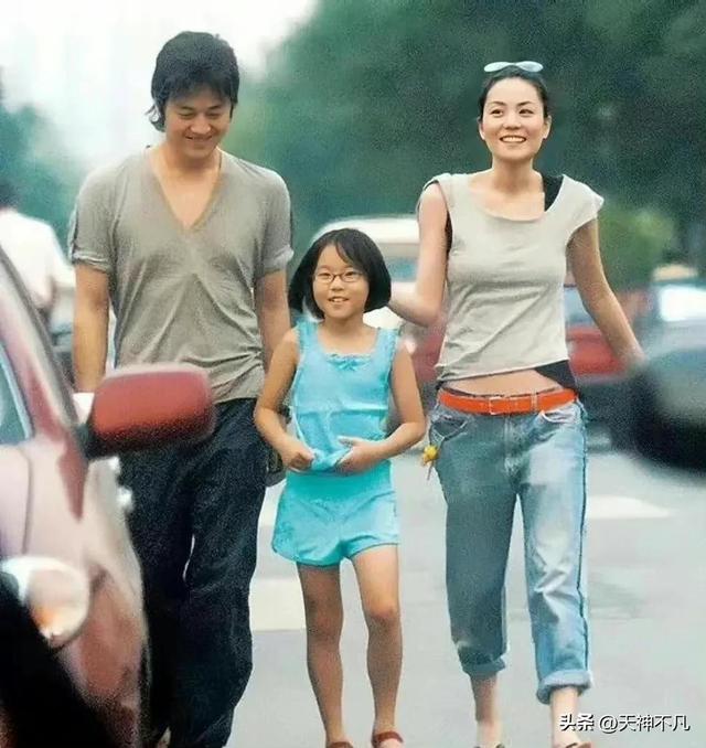 王菲是哪里人今年多大了，53岁王菲在福建寺庙祈福