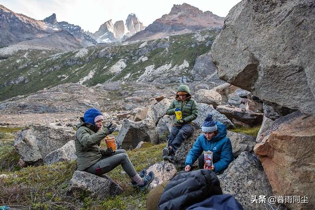 爬山带什么吃的比较好，爬山适合带什么吃的（如何让你的方便面营养均衡、更好吃）