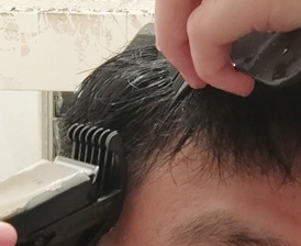 如何自己剪短发，自己剪头发<男发>步骤