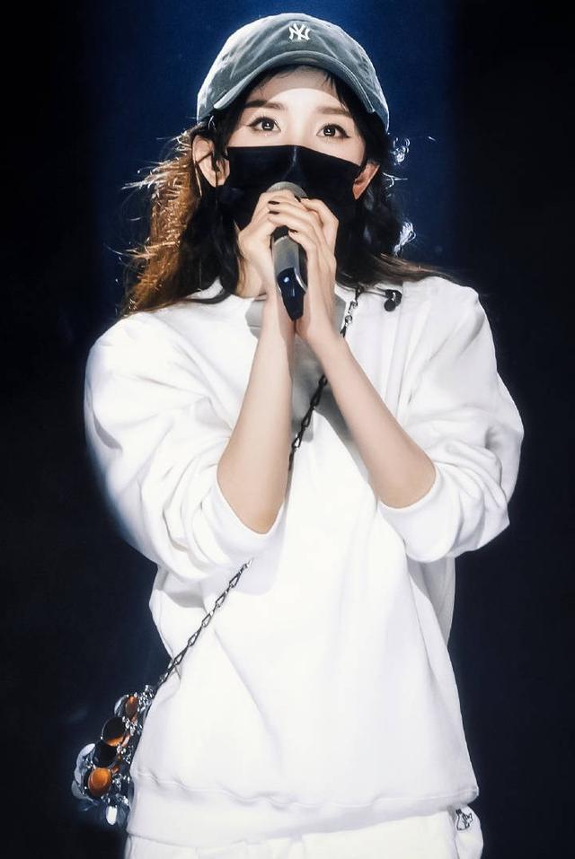 张杰谢娜跨年唱歌，2023跨年晚会彩排路透