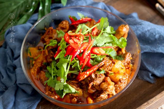 鸭子吃什么东西作为食物，鸭子吃什么（“入伏一只鸭）